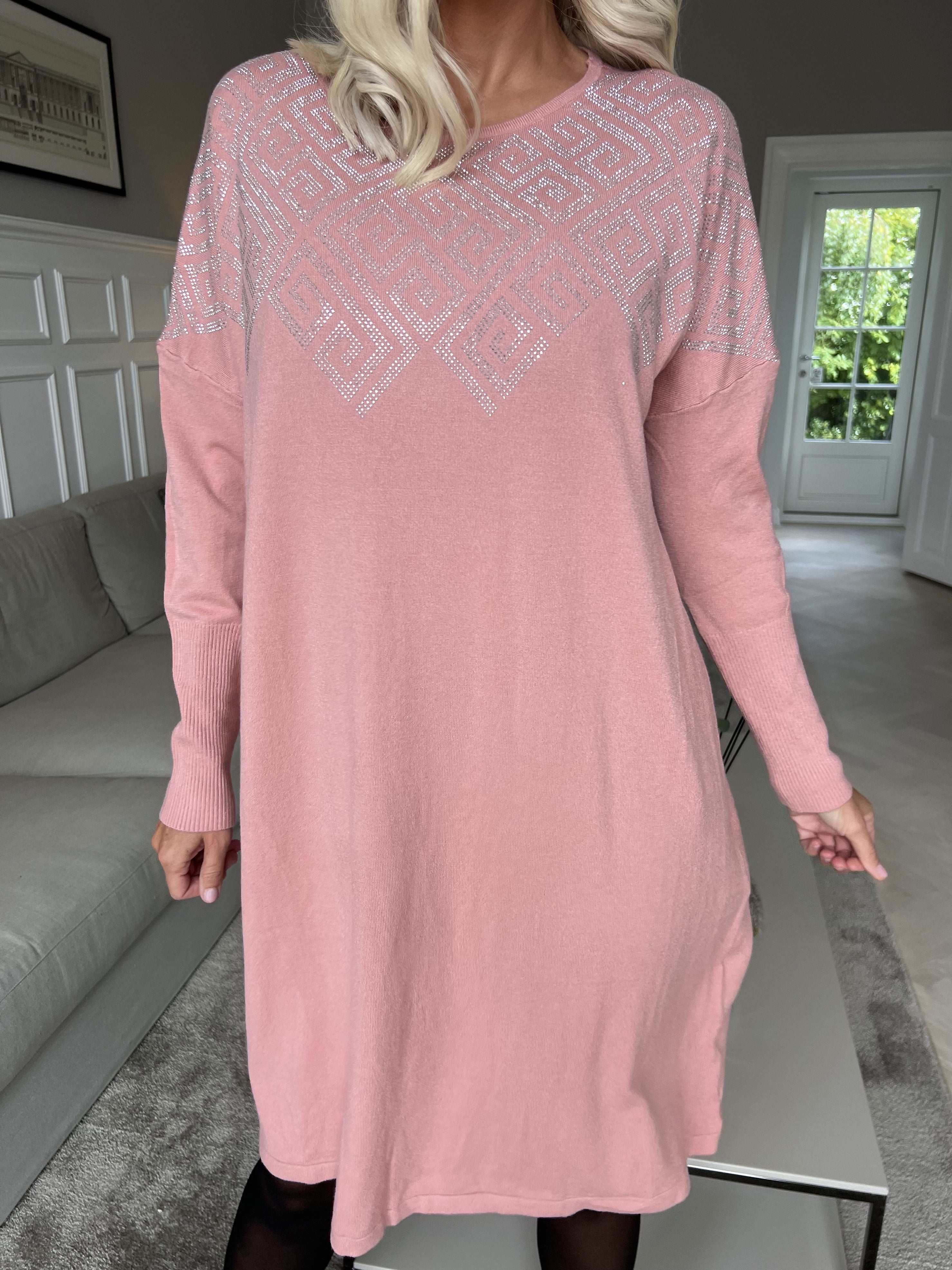 Luna - Blød strikkjole med similisten